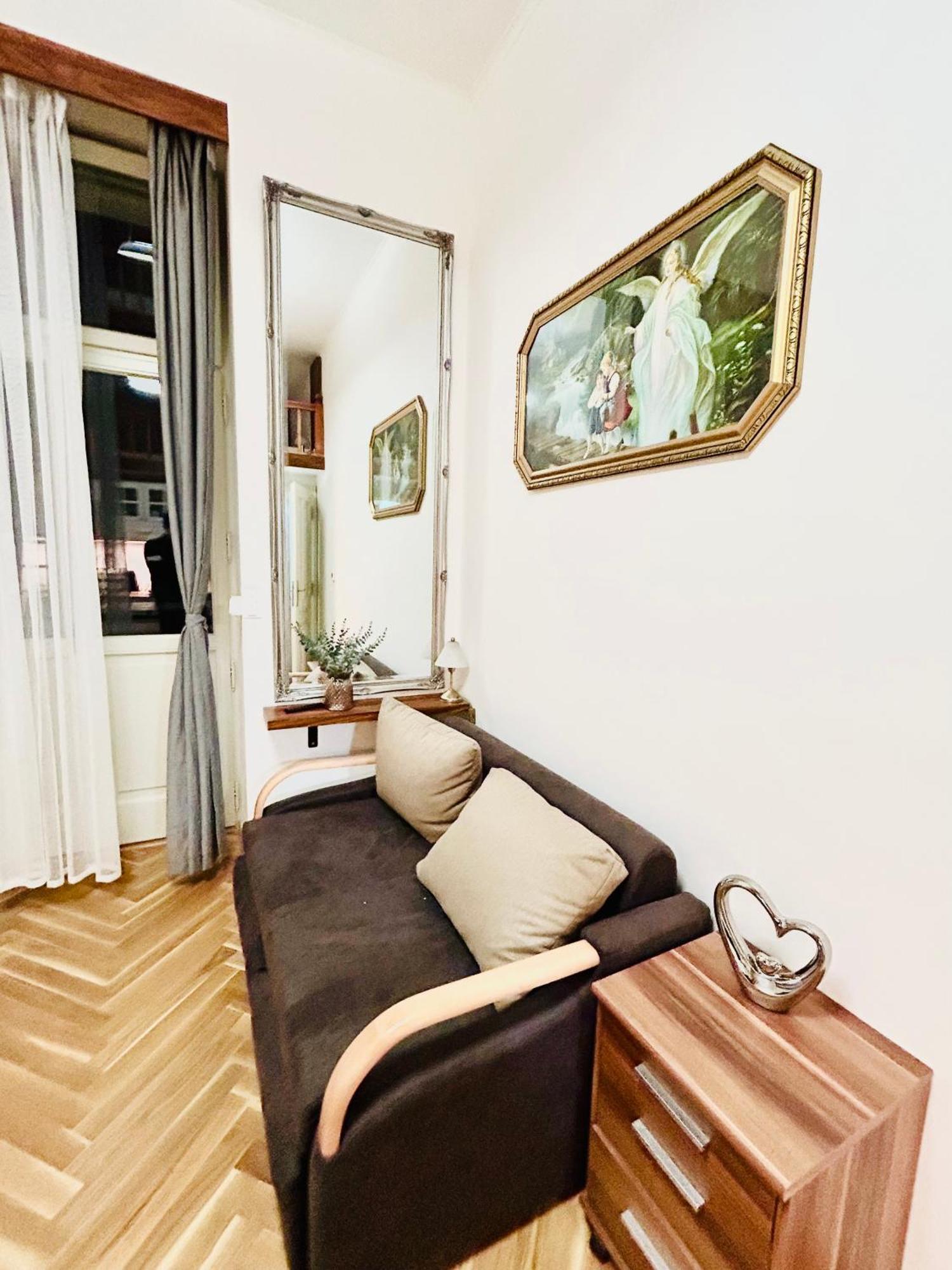 Cozy Design Homestay With Terrace Praha Eksteriør bilde