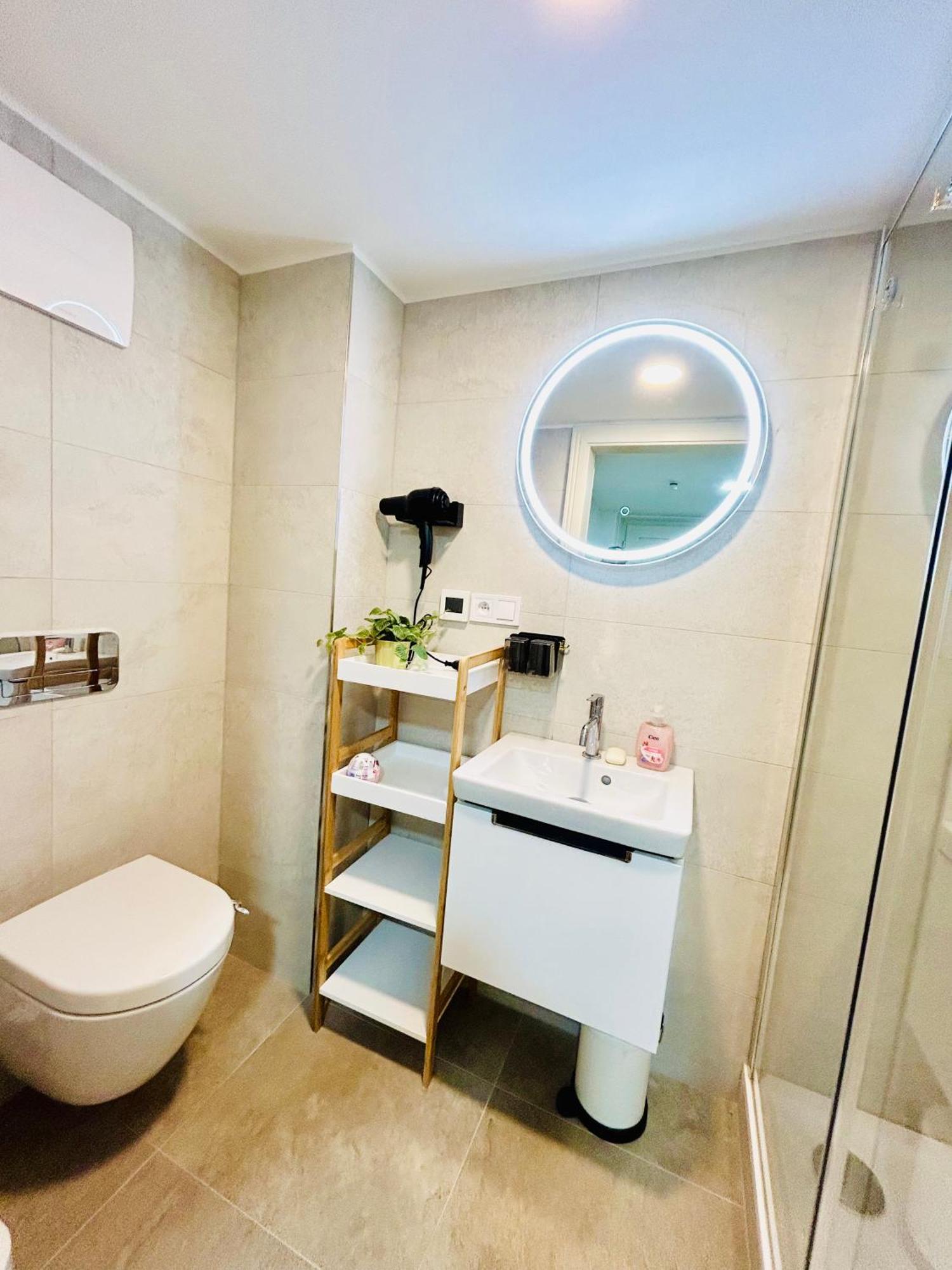 Cozy Design Homestay With Terrace Praha Eksteriør bilde