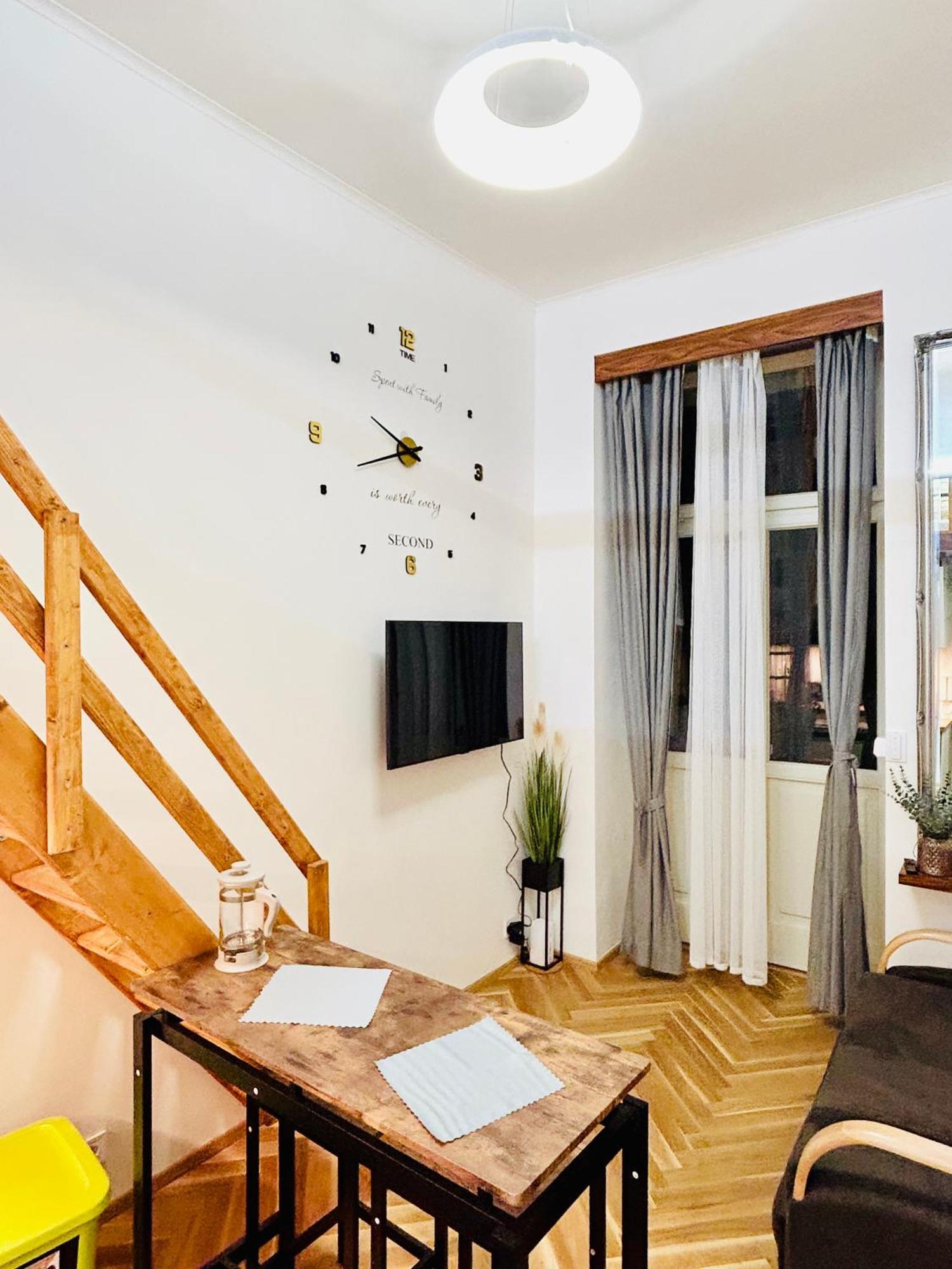 Cozy Design Homestay With Terrace Praha Eksteriør bilde